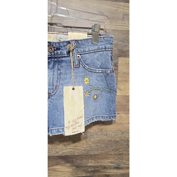 BONGO Y2K Jean Shorts Embroidered Floral New w Tag - Picture 3 of 12